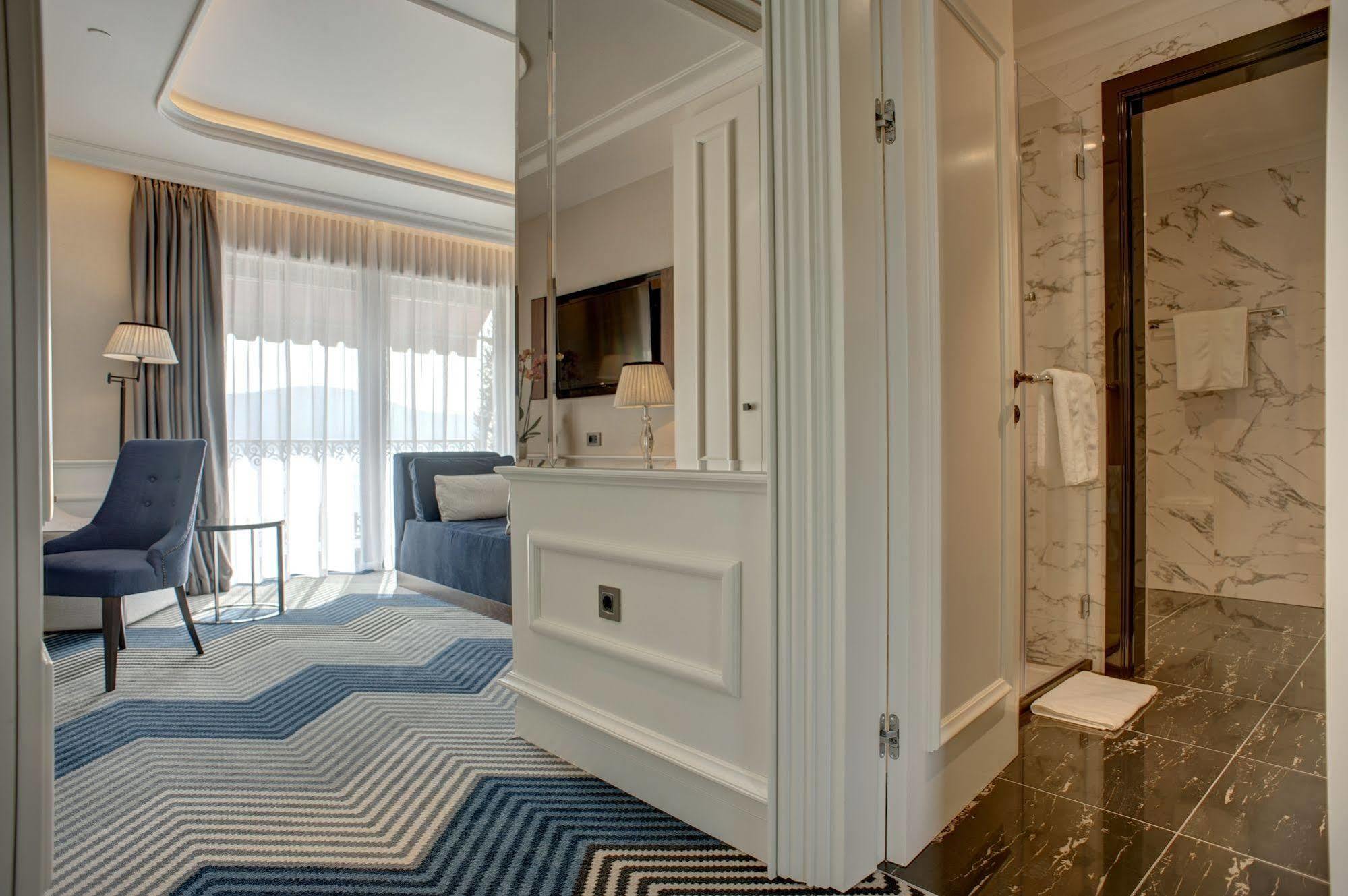 Boutique Hotel La Roche Τίβατ Εξωτερικό φωτογραφία